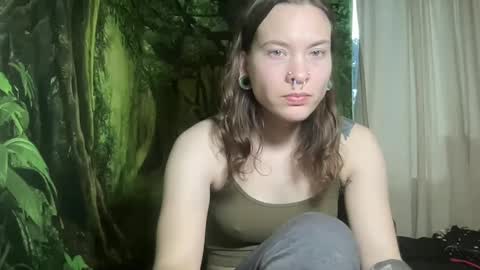 Snapshot of mo0n_goddess chatting on December 26, 2024, 12:46 am Misty online show from December 26, 2024, 12:46 am
