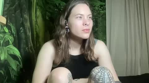 Snapshot of mo0n_goddess chatting on January 19, 2025, 9:01 am Misty online show from January 19, 2025, 9:01 am