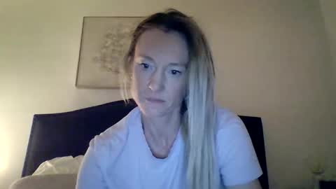 mockingbirds91 online show from May 12, 2026, 4:31 am