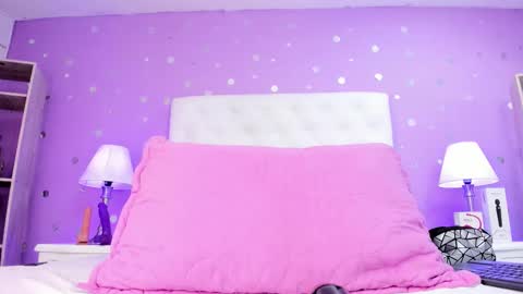 Sophia  online show from October 31, 2025, 8:10 pm