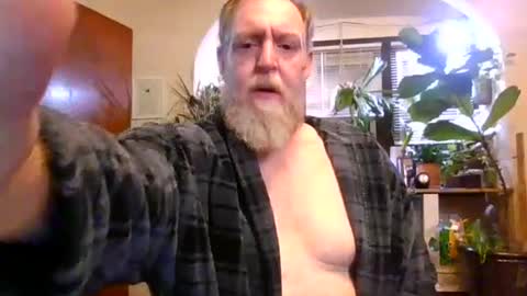 moeblick online show from November 11, 2025, 12:27 pm