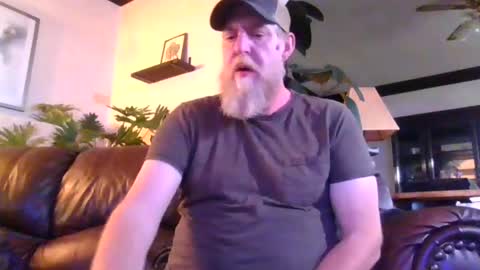 moeblick online show from November 16, 2025, 9:42 pm