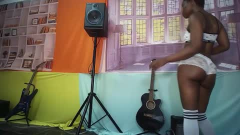 moghelslay online show from February 11, 2026, 8:47 pm