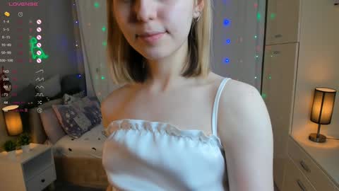 Laura online show from February 5, 2025, 1:04 am