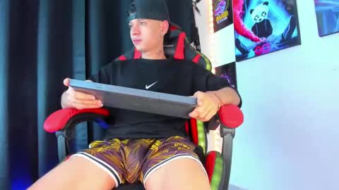 moises_23cm online show from December 13, 2024, 7:32 pm