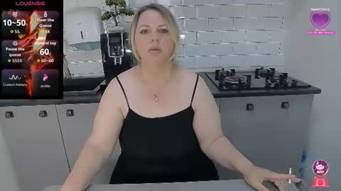 Snapshot of mojjo_erika chatting on June 25, 2026, 7:46 am erika online show from June 25, 2026, 7:46 am
