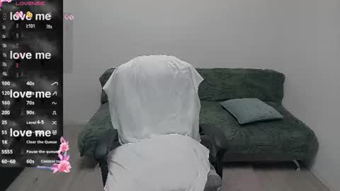 Snapshot of mojjo_erika chatting on July 8, 2026, 7:02 am erika online show from July 8, 2026, 7:02 am