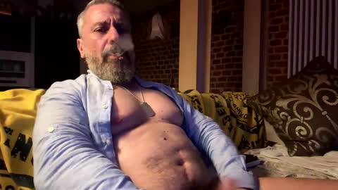 Snapshot of molitsrymale69 chatting on May 20, 2026, 6:14 pm molitsrymale69 online show from May 20, 2026, 6:14 pm