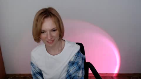 Snapshot of mollilove chatting on June 16, 2026, 9:45 am mollilove online show from June 16, 2026, 9:45 am