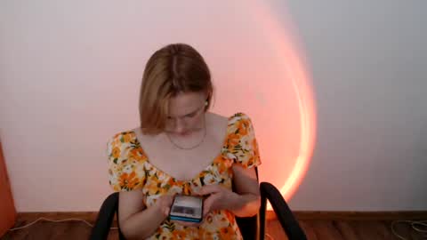 Snapshot of mollilove chatting on June 19, 2026, 9:46 am mollilove online show from June 19, 2026, 9:46 am
