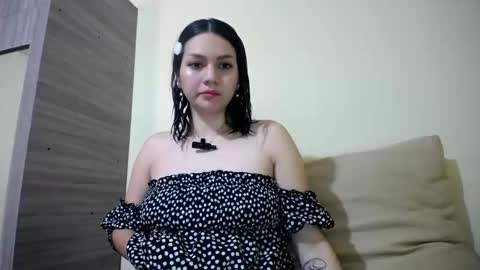 Snapshot of molly_fragance chatting on September 15, 2025, 6:30 pm Molly online show from September 15, 2025, 6:30 pm
