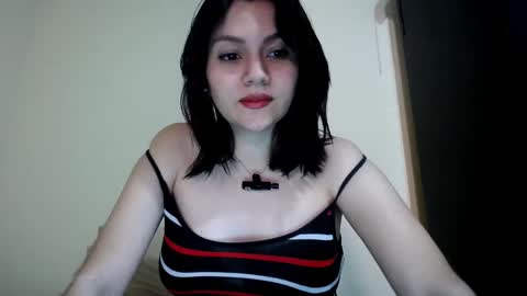 Snapshot of molly_fragance chatting on October 2, 2025, 5:53 pm Molly online show from October 2, 2025, 5:53 pm