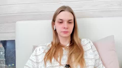 Snapshot of molly_hunt chatting on February 26, 2025, 2:48 am Molly Hunt online show from February 26, 2025, 2:48 am