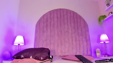 Molly Jackson online show from December 24, 2024, 5:13 pm