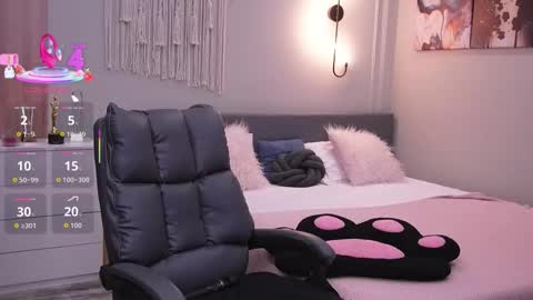 Molly online show from October 16, 2025, 1:06 am