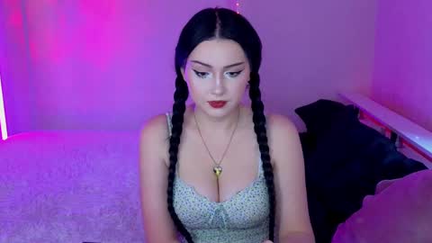 molly_millerr online show from December 11, 2024, 10:14 am