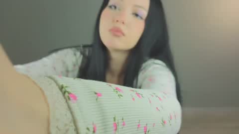 Snapshot of molly_millerr chatting on July 21, 2026, 8:55 pm molly_millerr online show from July 21, 2026, 8:55 pm