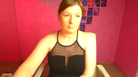 Snapshot of molly_mis chatting on April 23, 2026, 12:29 pm Molly online show from April 23, 2026, 12:29 pm