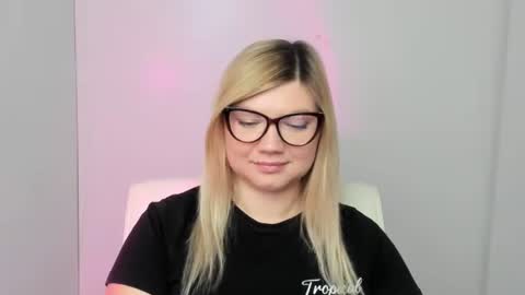 Molly online show from September 13, 2025, 11:32 am