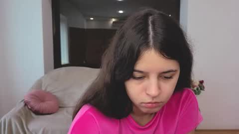 Molly Owens online show from October 6, 2025, 5:38 am