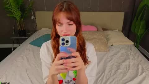 Snapshot of molly_rougge chatting on April 24, 2026, 11:40 pm Molly online show from April 24, 2026, 11:40 pm