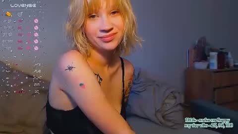 Snapshot of molly_smolly_ chatting on July 10, 2026, 3:03 pm lo online show from July 10, 2026, 3:03 pm