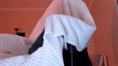 Molly online show from September 15, 2025, 2:44 am