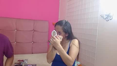 mollyandsam303av online show from November 20, 2025, 4:23 am