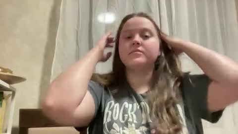 Alice online show from September 25, 2025, 9:18 pm