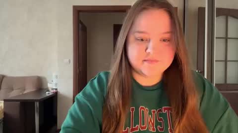 Snapshot of mollyas chatting on April 27, 2026, 2:26 pm Alice online show from April 27, 2026, 2:26 pm