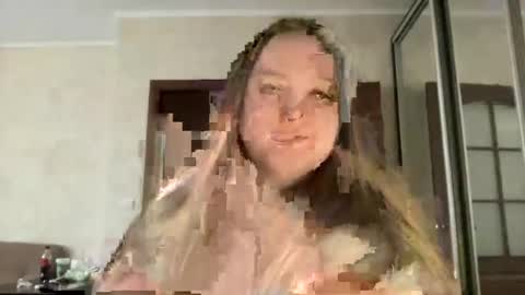 Snapshot of mollyas chatting on July 8, 2026, 2:54 pm Alice online show from July 8, 2026, 2:54 pm