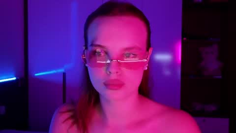 Snapshot of mollybossy chatting on June 25, 2026, 12:31 pm Molly online show from June 25, 2026, 12:31 pm