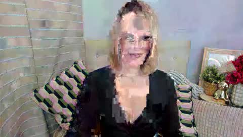 Snapshot of mollycrazy chatting on February 13, 2026, 5:31 pm MollyCrazy online show from February 13, 2026, 5:31 pm