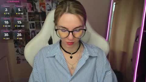 Snapshot of mollydevonn chatting on October 4, 2025, 1:25 am Molly online show from October 4, 2025, 1:25 am
