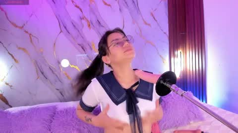 Snapshot of mollylewis18 chatting on May 9, 2026, 2:55 pm New girl Emily Valentina Michelle online show from May 9, 2026, 2:55 pm