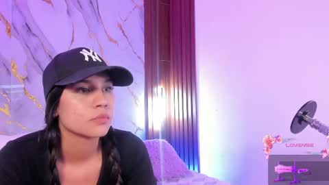 Snapshot of mollylewis18 chatting on May 19, 2026, 1:56 am New girl Emily Valentina Michelle online show from May 19, 2026, 1:56 am