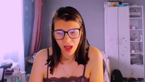  KIRA  online show from May 29, 2026, 5:27 am