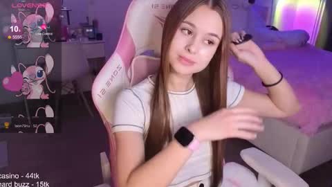 Molly online show from October 31, 2025, 3:07 am