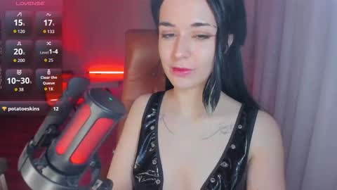 Snapshot of mollyposh chatting on October 21, 2025, 4:30 pm Molly online show from October 21, 2025, 4:30 pm