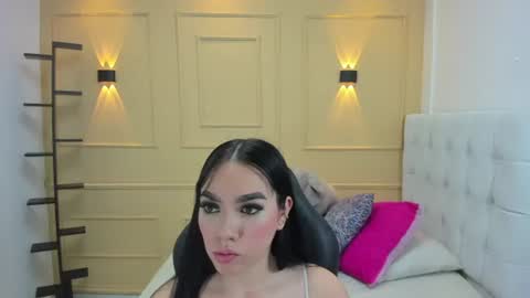 Snapshot of mollyspencer1 chatting on June 24, 2026, 7:02 pm MOLLY online show from June 24, 2026, 7:02 pm