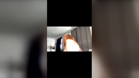 Snapshot of mollystarrr chatting on March 9, 2026, 12:25 am Mollystarrr online show from March 9, 2026, 12:25 am