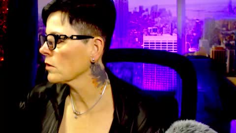 MollySun Nina Randmann online show from December 2, 2025, 4:57 pm