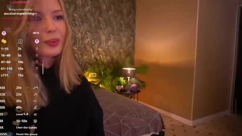 Snapshot of mollyymayy chatting on May 14, 2026, 1:45 am mollyymayy online show from May 14, 2026, 1:45 am