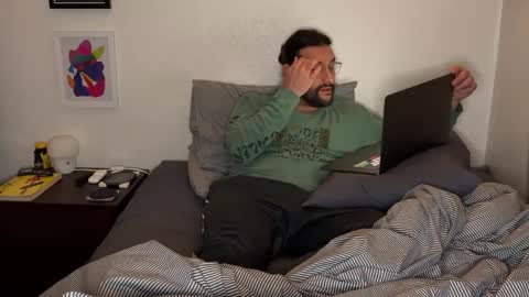 molten_escargot online show from December 20, 2024, 9:00 am