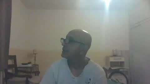 moment71200 online show from January 2, 2025, 8:35 pm