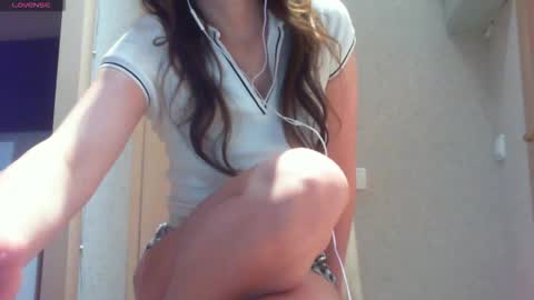 Hailey online show from October 18, 2025, 4:04 am