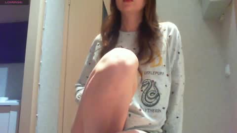 Snapshot of momentbeforedown chatting on April 18, 2026, 10:43 pm Hailey online show from April 18, 2026, 10:43 pm