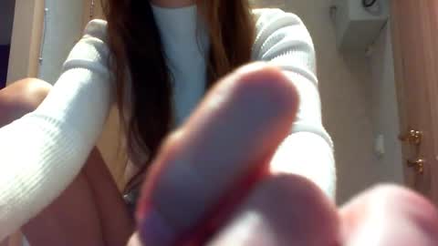 Snapshot of momentbeforedown chatting on May 24, 2026, 2:22 pm Hailey online show from May 24, 2026, 2:22 pm