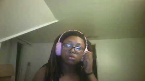 Snapshot of mommiemilkers2000 chatting on July 6, 2026, 4:31 am mommiemilkers2000 online show from July 6, 2026, 4:31 am