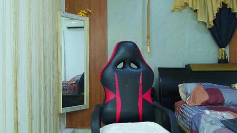 Snapshot of mommy_dulce chatting on April 1, 2026, 1:06 am ANDREA online show from April 1, 2026, 1:06 am